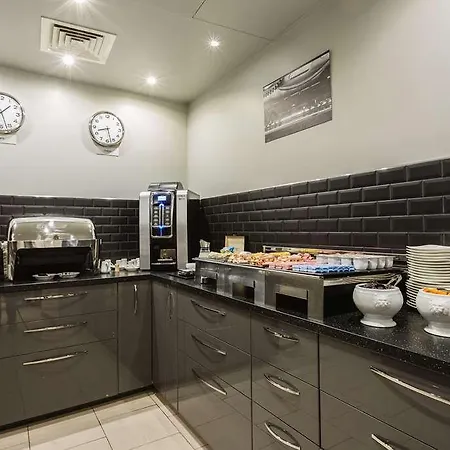 Park Lane Hotel 4*
