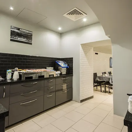 Park Lane Hotel 4*